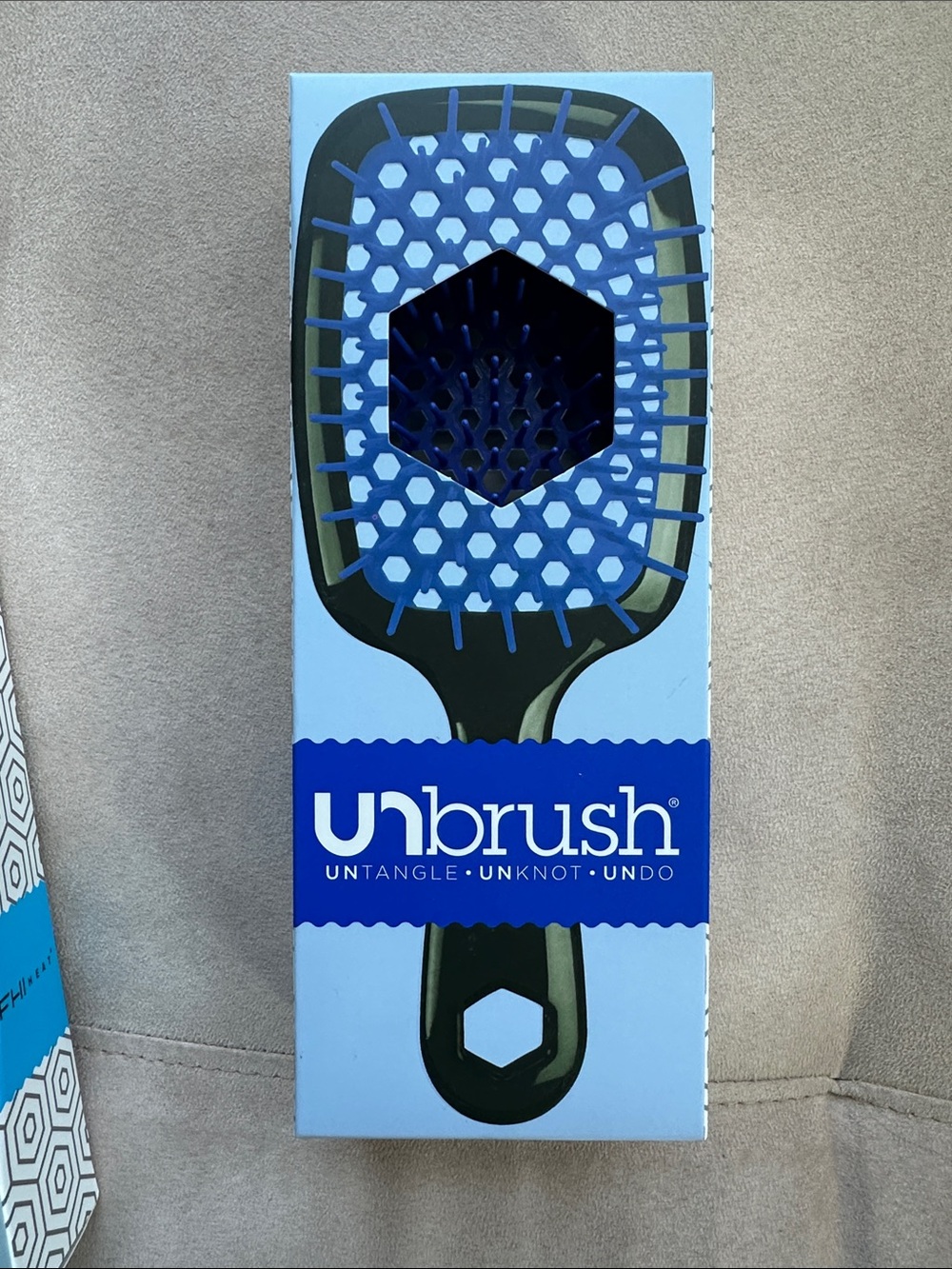 Unbrush Untangle Unknot Hair Brush - New